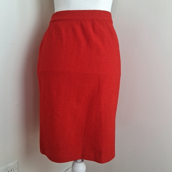 St. John Collection By Marie Gray Santana Knit Red Skirt Size 10 - Picture 7 of 10